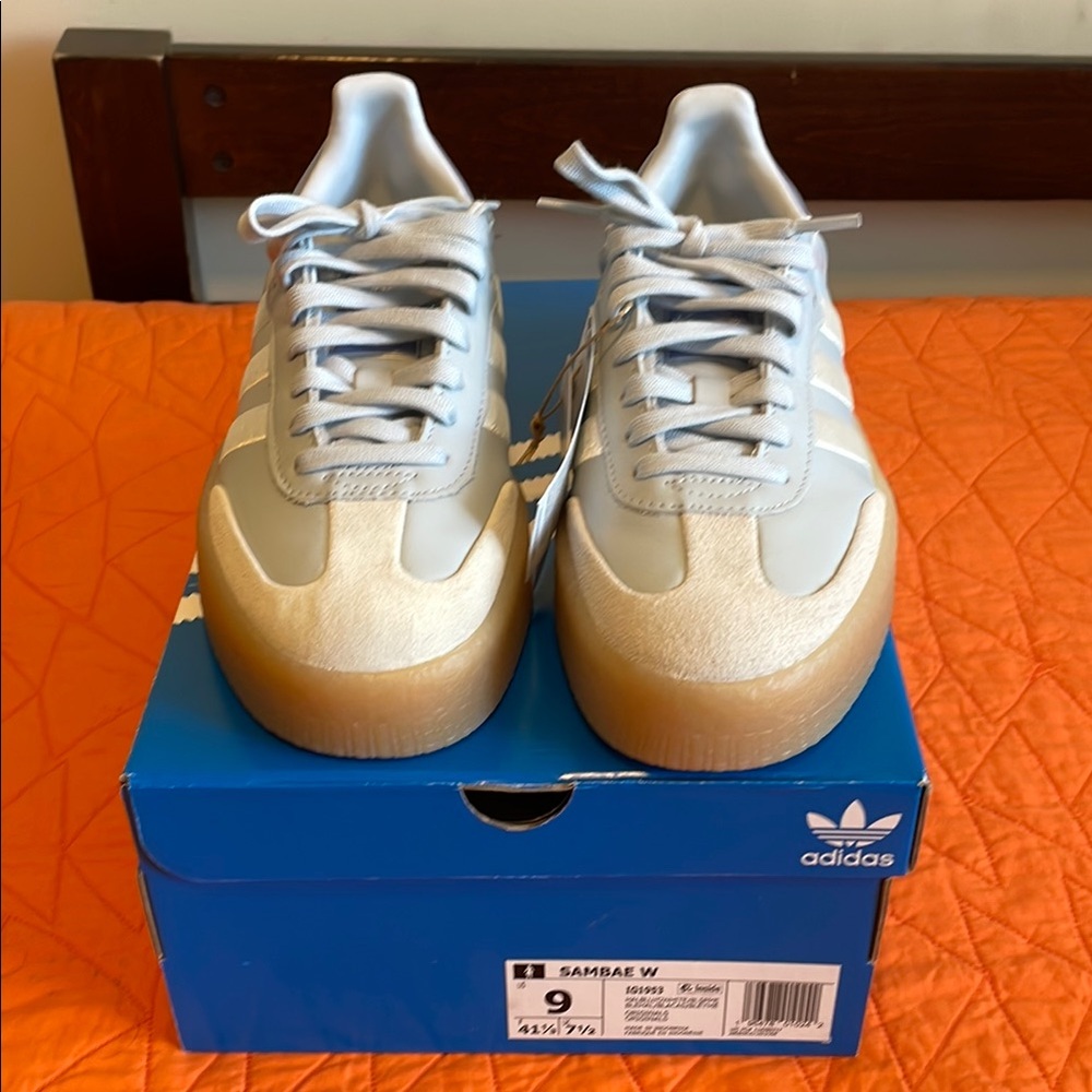 Adidas Samba W Sneakers in White and light blue NEW